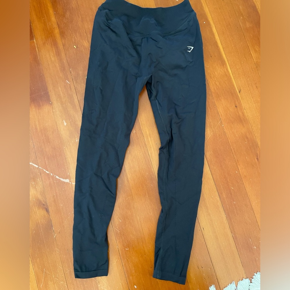 Black gym shark leggings. Size medium.